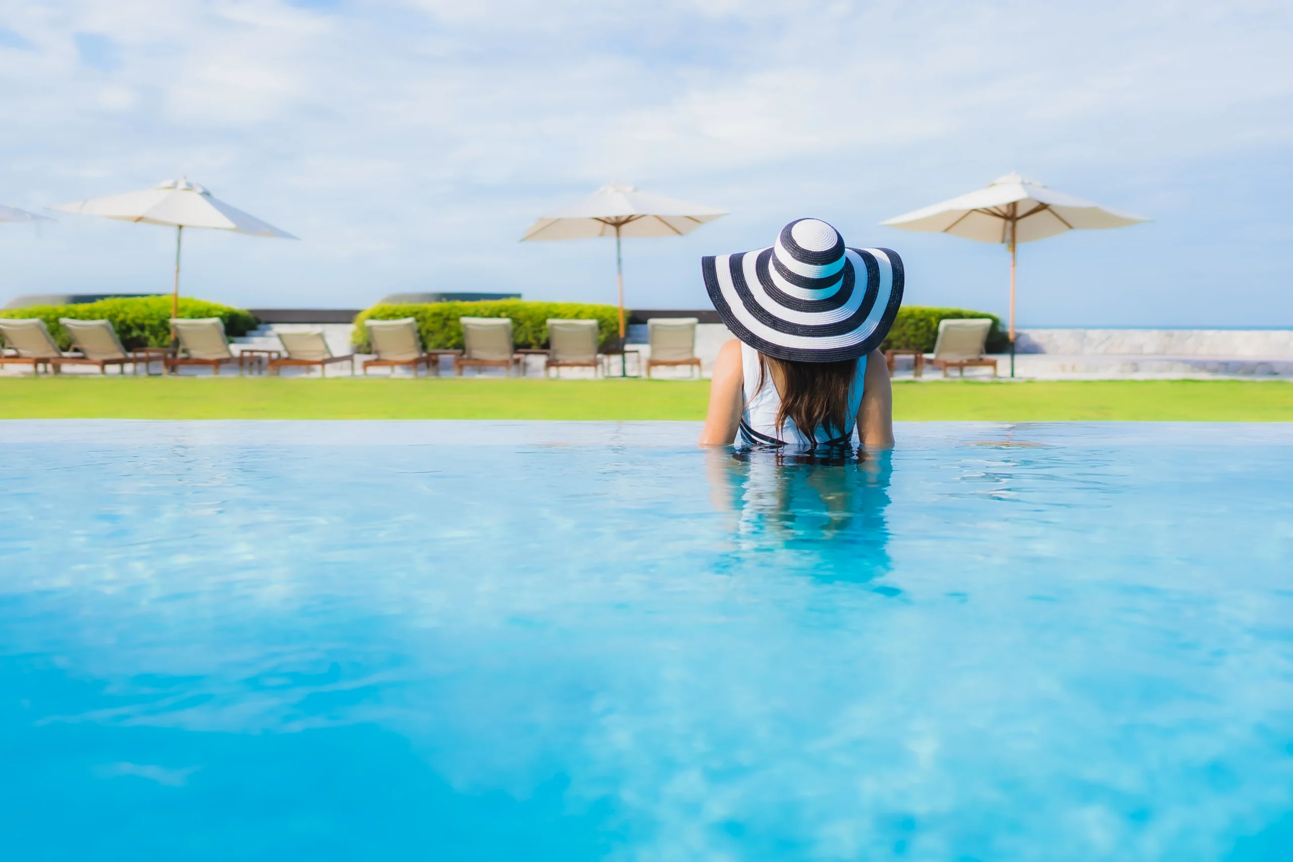 141615726_l girl in a swimming pool